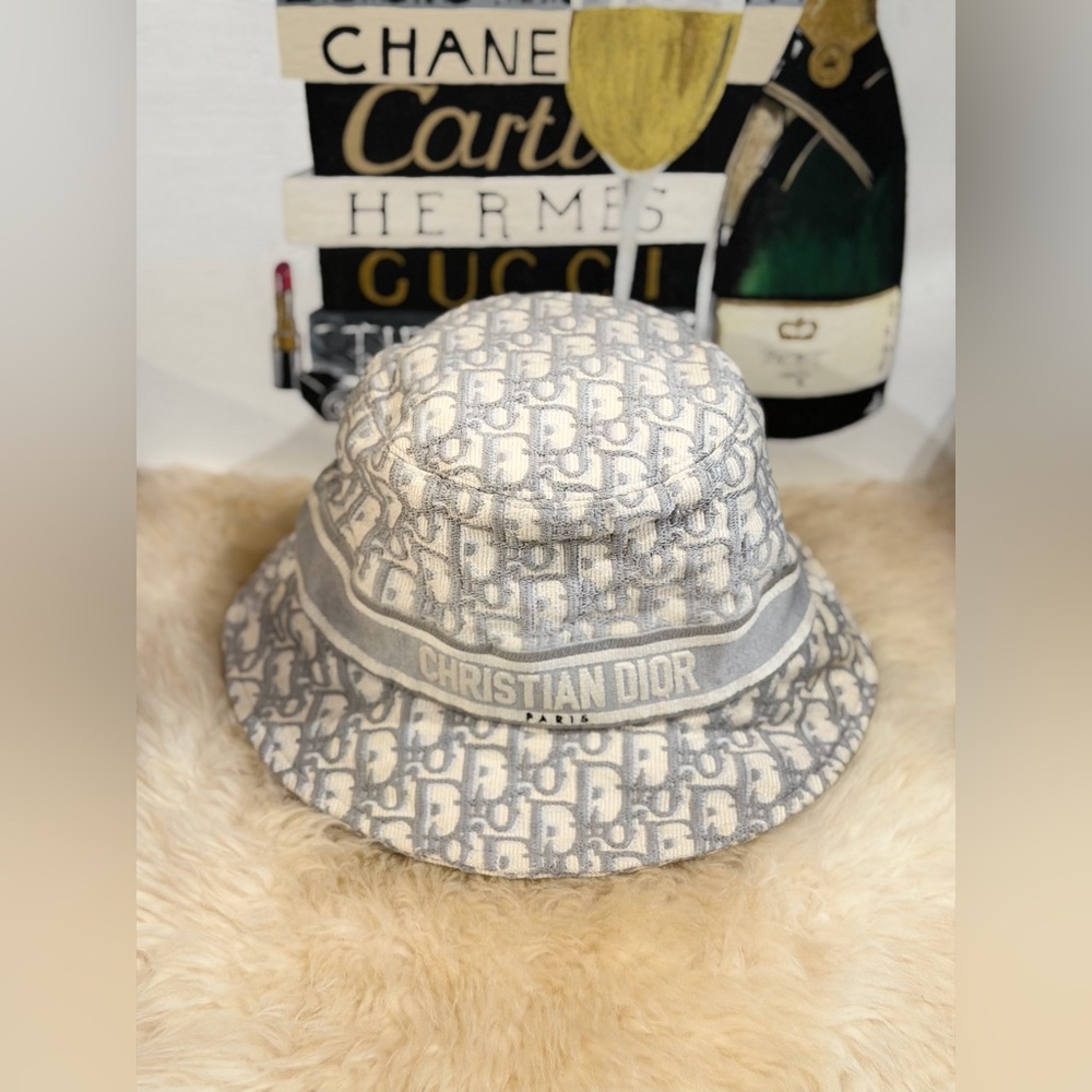 🔥 CHRISTIAN DIOR OBLIQUE BUCKET HAT SIZE 59 LIGHT GRAY w/COA
